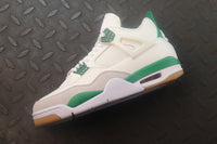 Air Jordan 4 SB Pine Green White / Green Sneakers