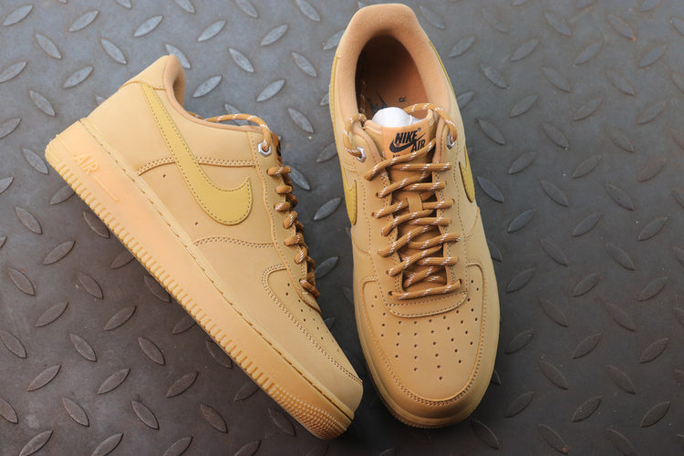 Air Force 1 Low Flax Sneakers