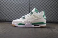 Air Jordan 4 SB Pine Green White / Green Sneakers